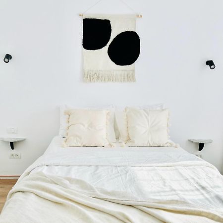 ブカレストUrban Parkside Retreat Cozy 2-Bed Ap By Metroアパートメント エクステリア 写真
