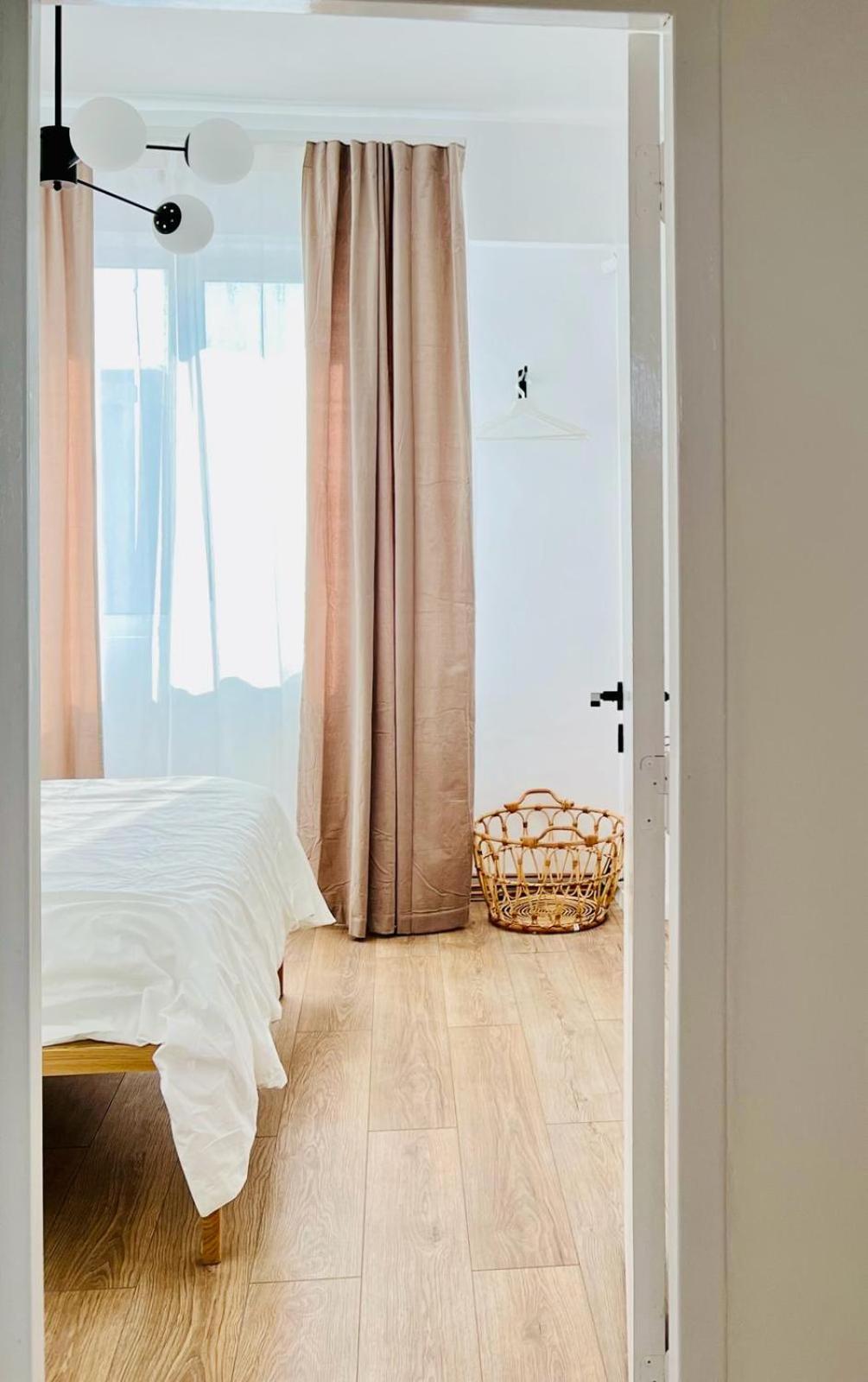 ブカレストUrban Parkside Retreat Cozy 2-Bed Ap By Metroアパートメント エクステリア 写真